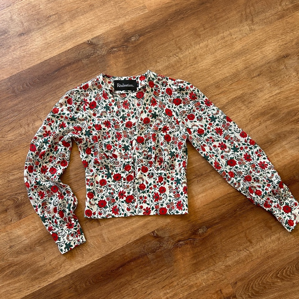 Realisation Par silk floral top
